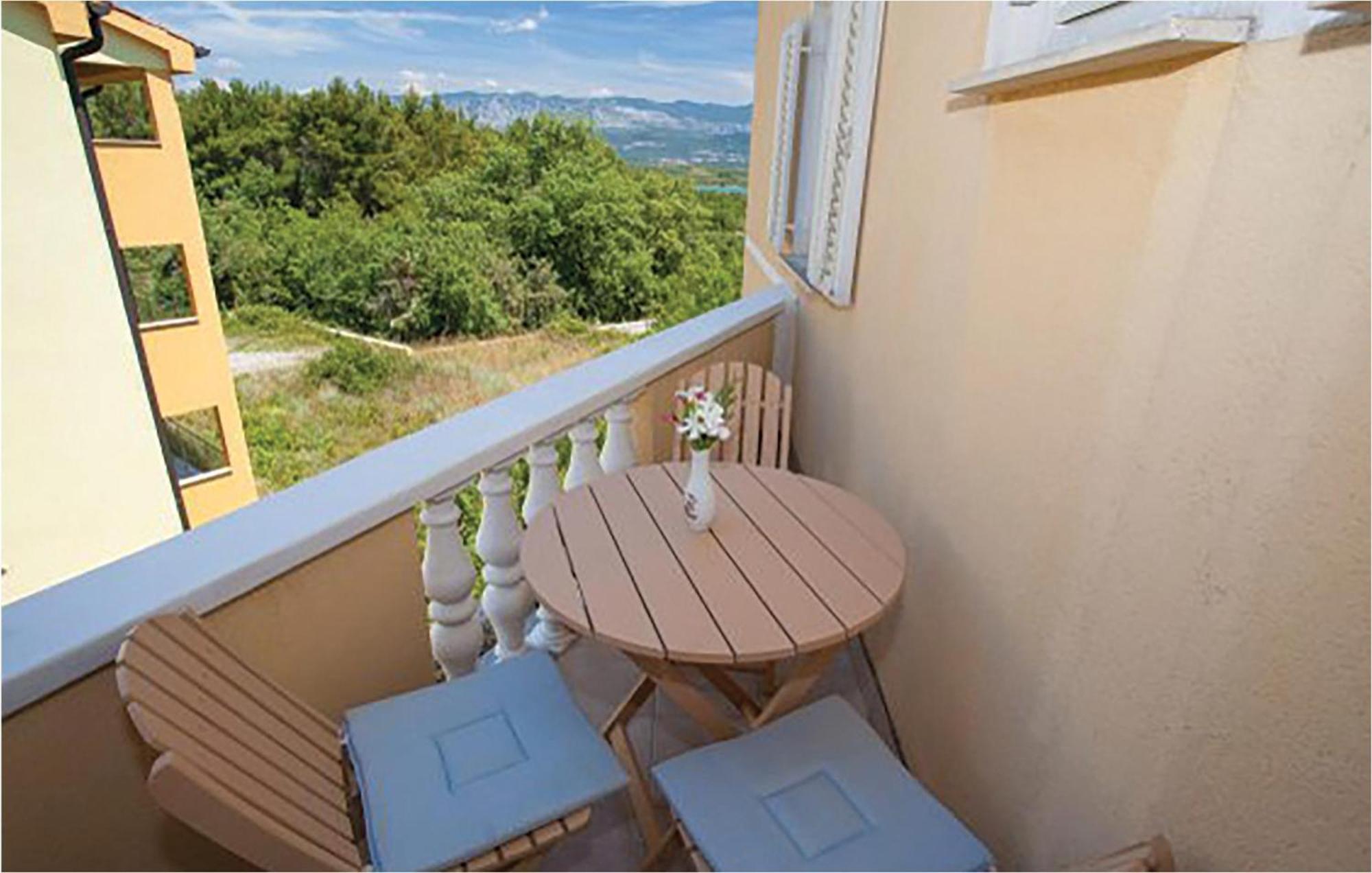 1 Bedroom Beautiful Apartment In マリンスカ エクステリア 写真