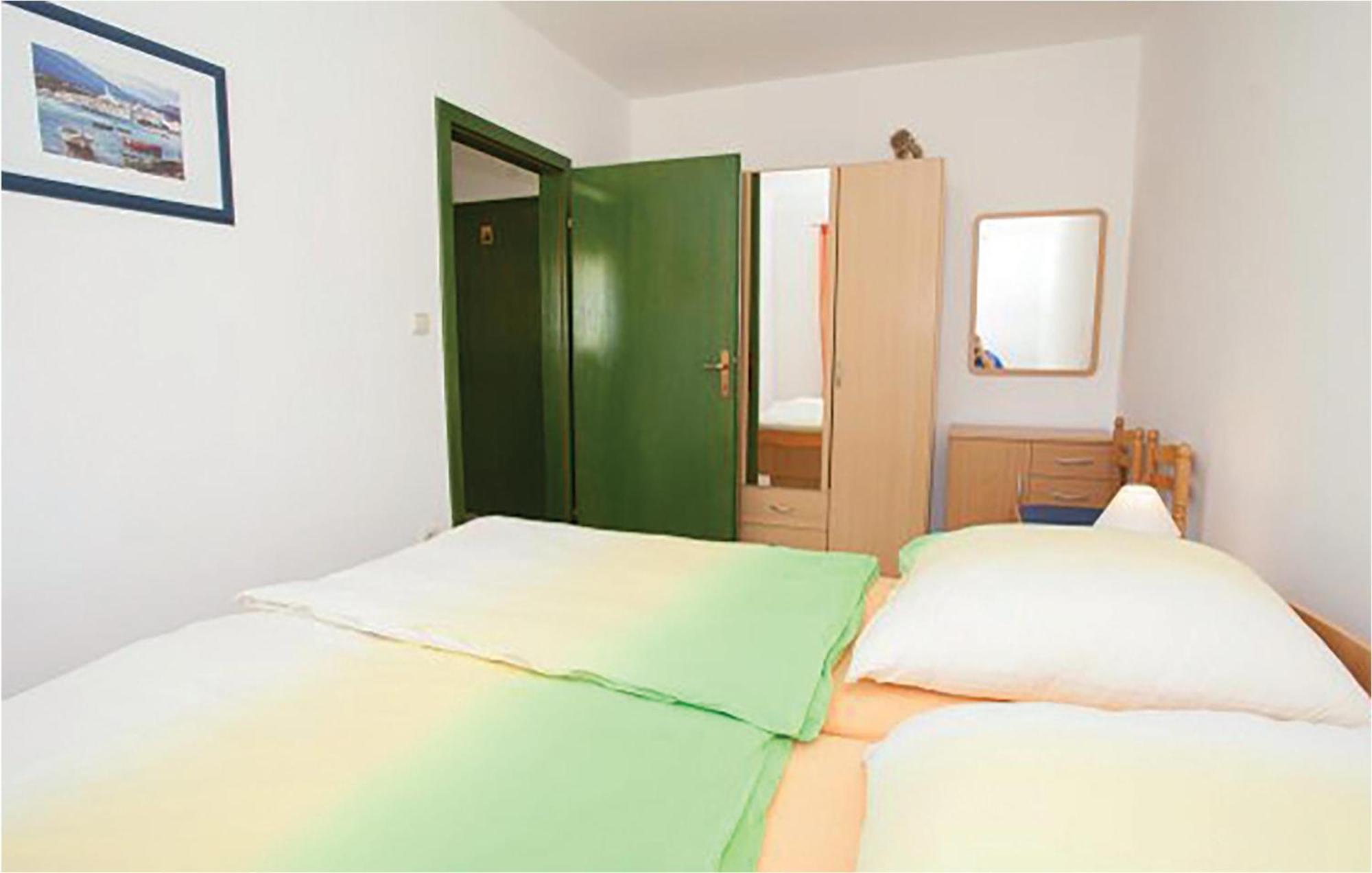1 Bedroom Beautiful Apartment In マリンスカ エクステリア 写真