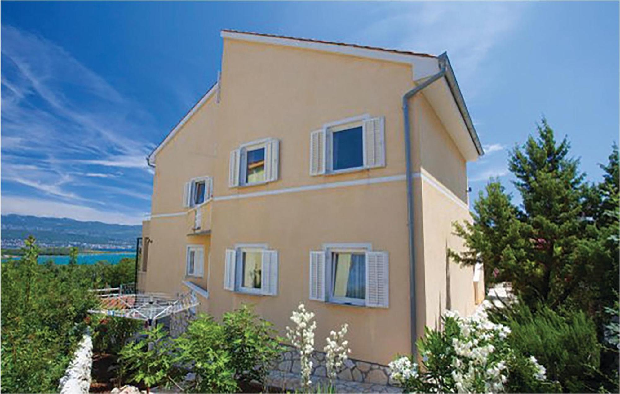 1 Bedroom Beautiful Apartment In マリンスカ エクステリア 写真